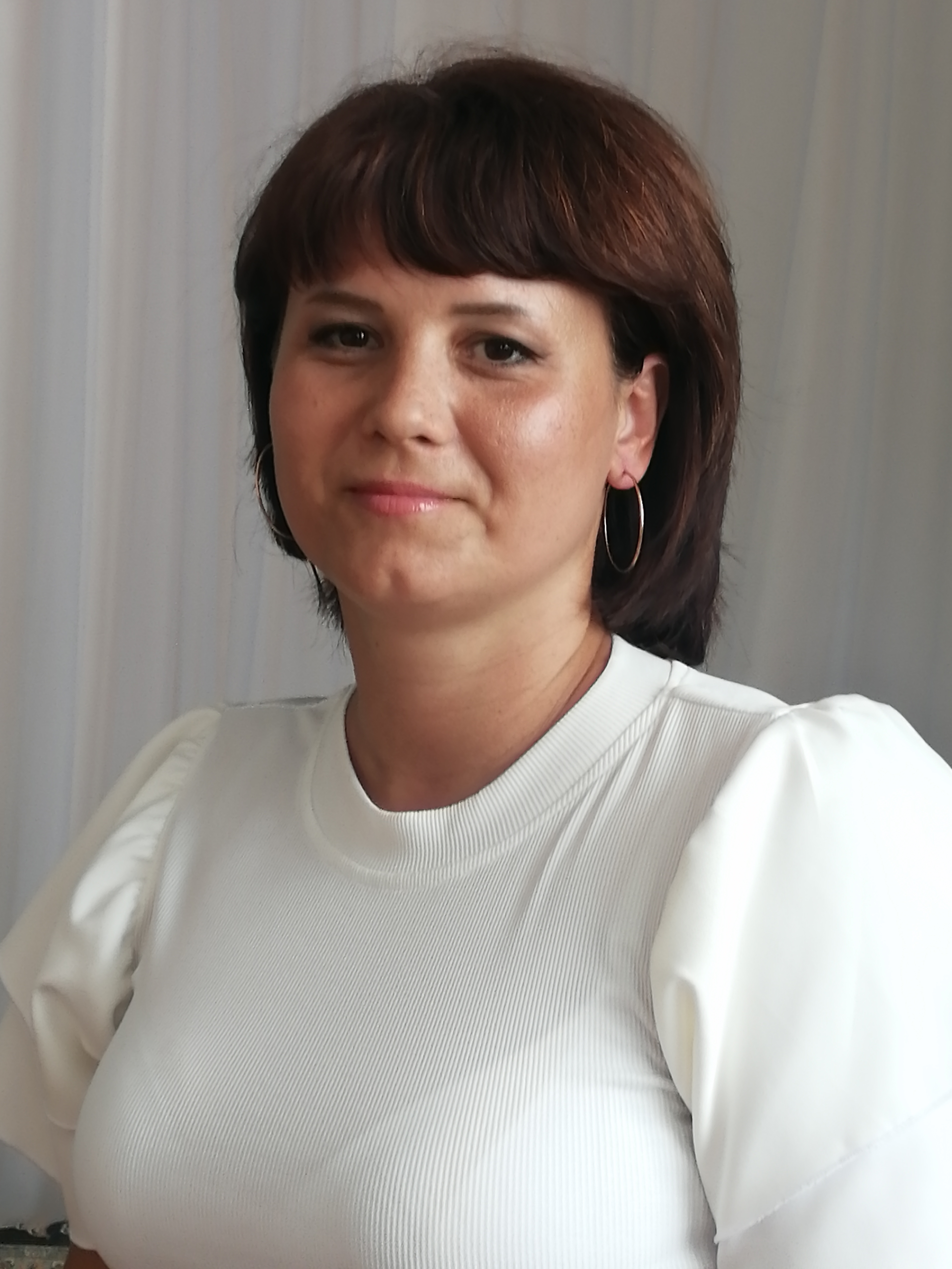 Педагогический работник Родина Елена Викторовна.